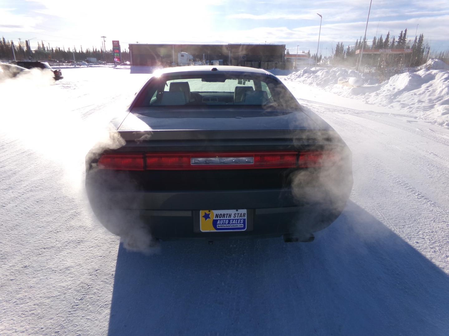 2010 Grey Dodge Challenger R/T (2B3CJ5DT8AH) with an 5.7L V8 OHV 16V engine, 4-Speed Automatic transmission, located at 2630 Philips Field Rd., Fairbanks, AK, 99709, (907) 458-0593, 64.848068, -147.780609 - Photo#3